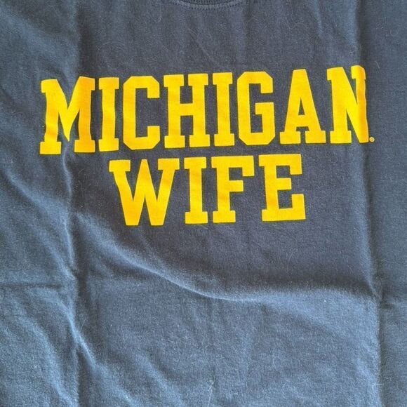 Michigan Wife T-Shirt Wolverines University Medium - Picture 3 of 4